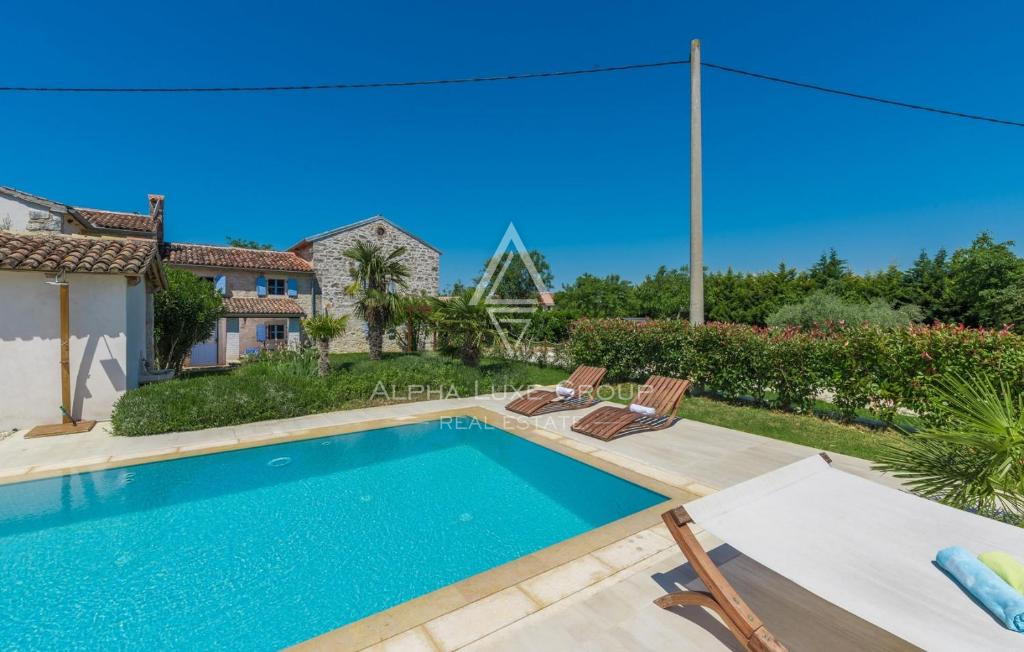 Poreč, Istria: Tenuta in pietra con piscina e dependance