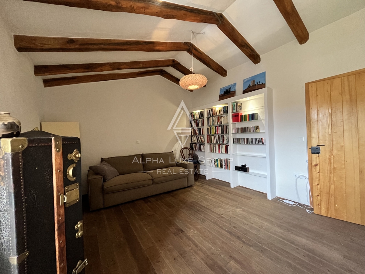 Poreč, Istria: Tenuta in pietra con piscina e dependance