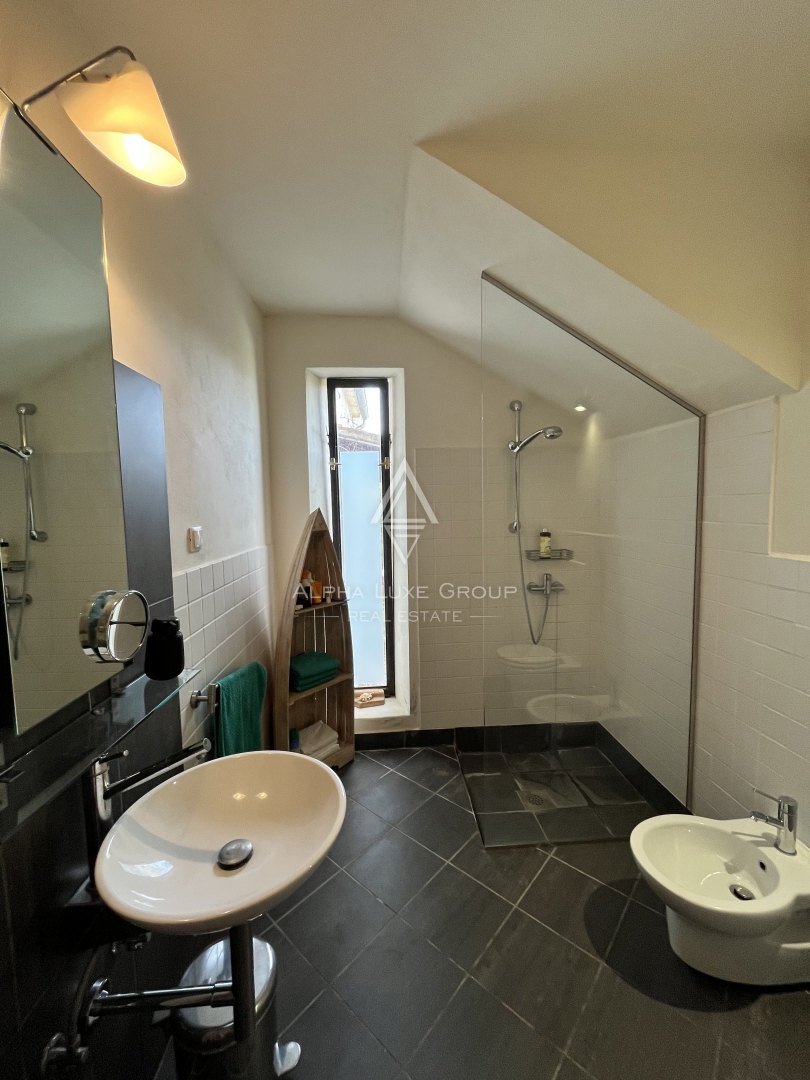 Poreč, Istria: Tenuta in pietra con piscina e dependance