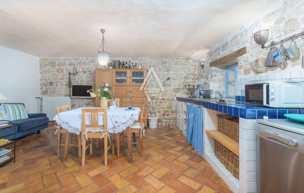 Poreč, Istria: Tenuta in pietra con piscina e dependance