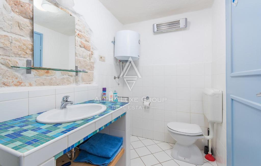 Poreč, Istria: Tenuta in pietra con piscina e dependance