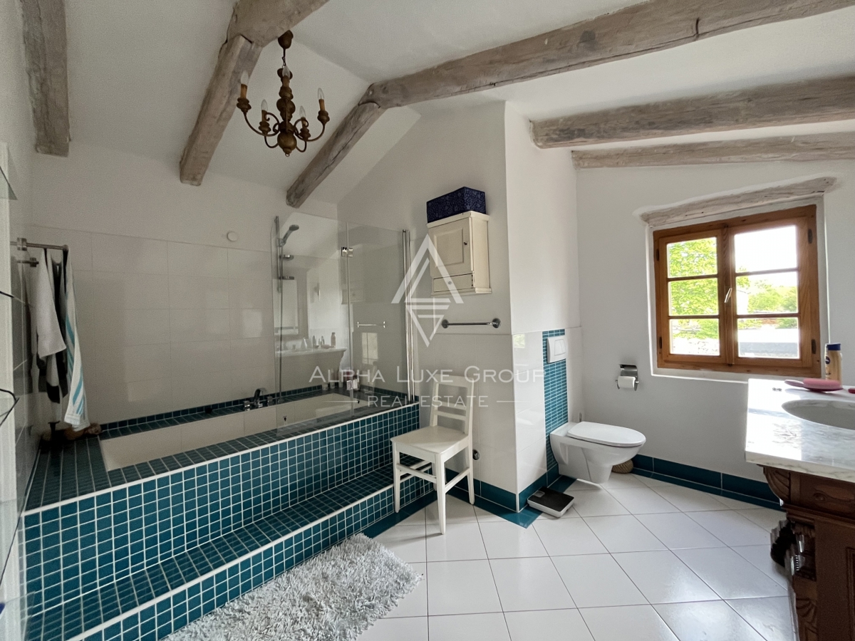 Poreč, Istria: Tenuta in pietra con piscina e dependance