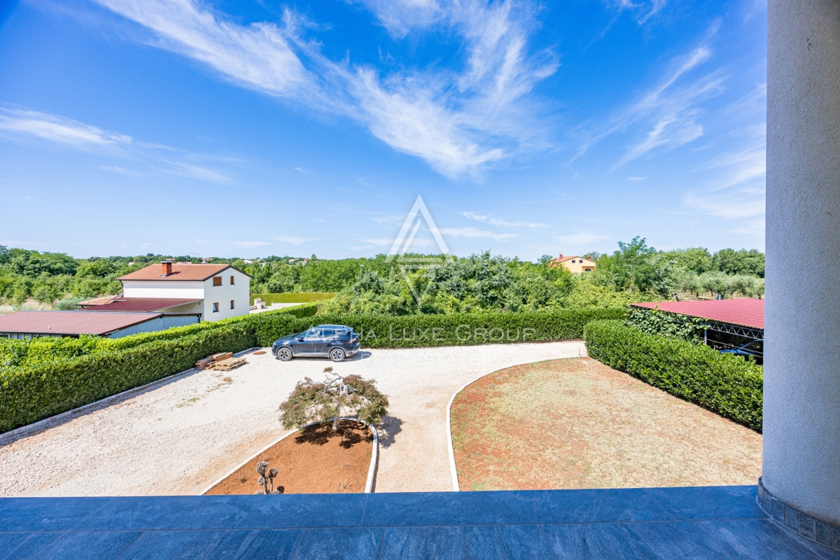 Umago, Istria: Ampia casa su 3 piani con 4 appart.