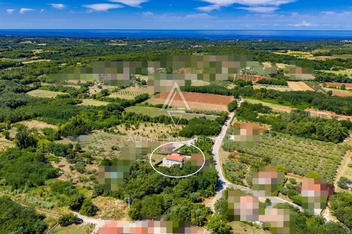 Umago, Istria: Ampia casa su 3 piani con 4 appart.
