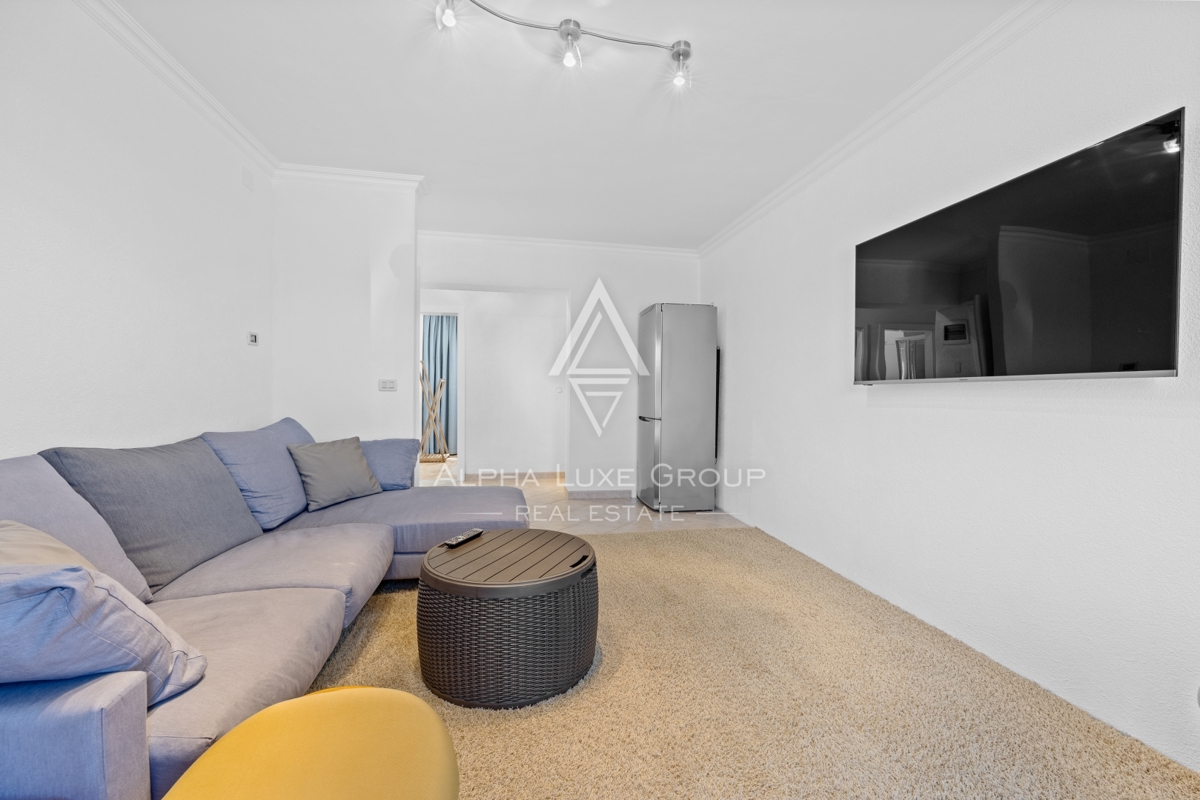 Umago, Istria: Ampia casa su 3 piani con 4 appart.