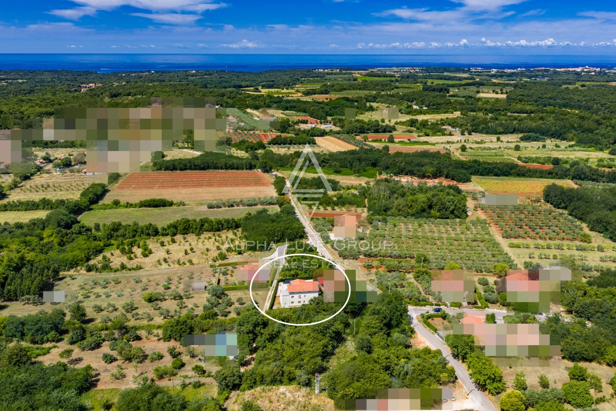 Umago, Istria: Ampia casa su 3 piani con 4 appart.