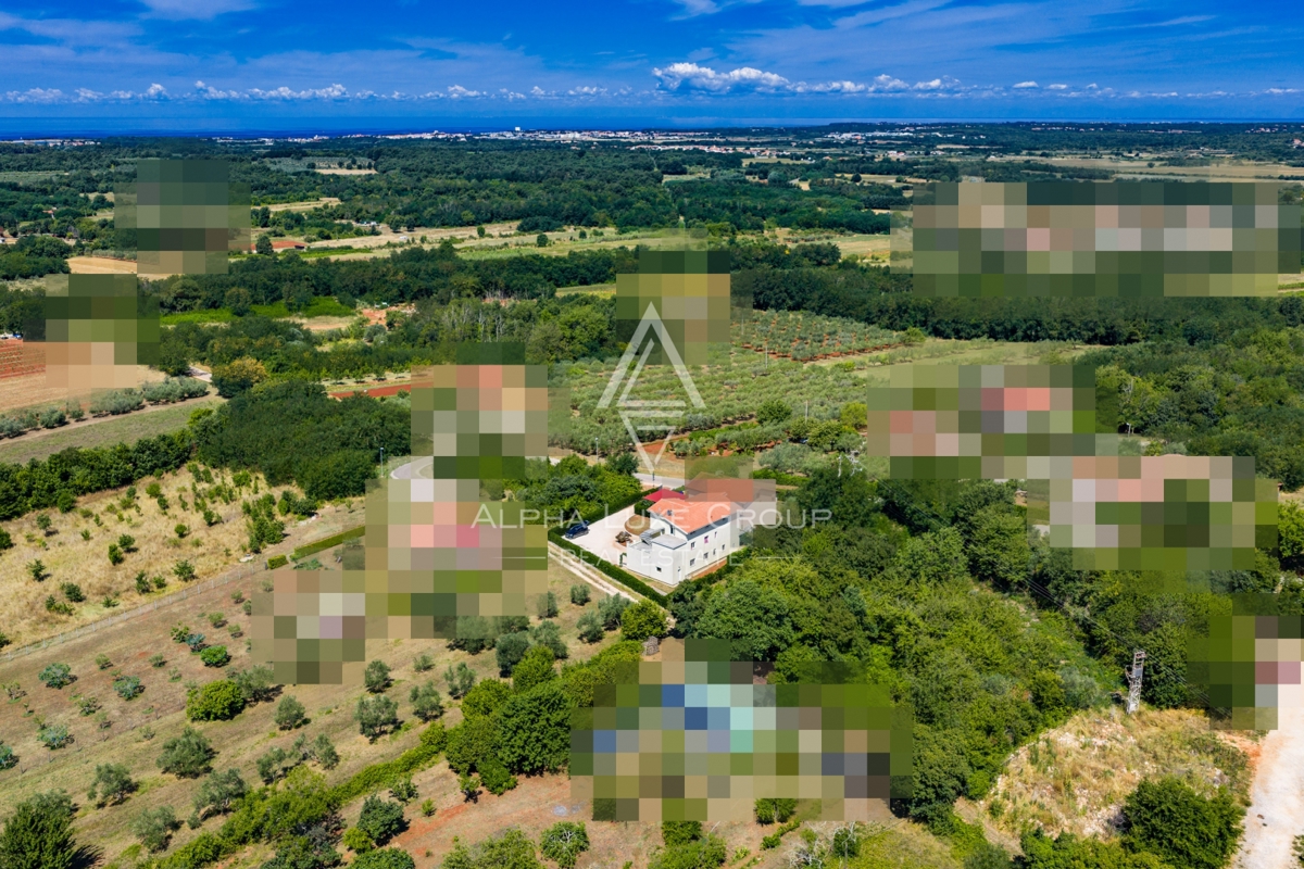 Umago, Istria: Ampia casa su 3 piani con 4 appart.