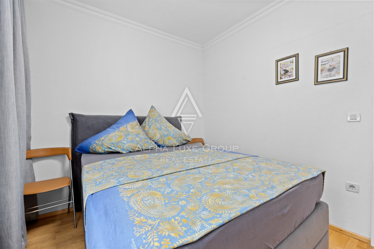 Umago, Istria: Ampia casa su 3 piani con 4 appart.