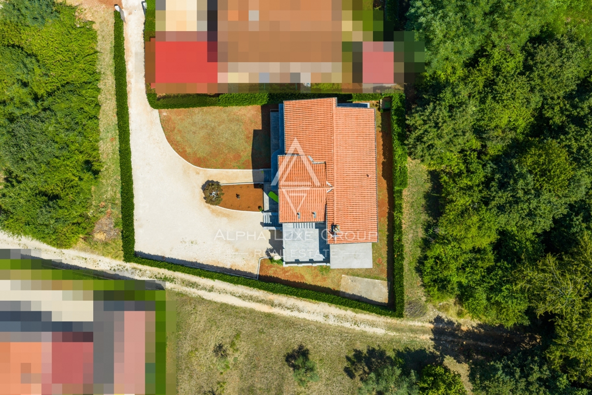 Umago, Istria: Ampia casa su 3 piani con 4 appart.