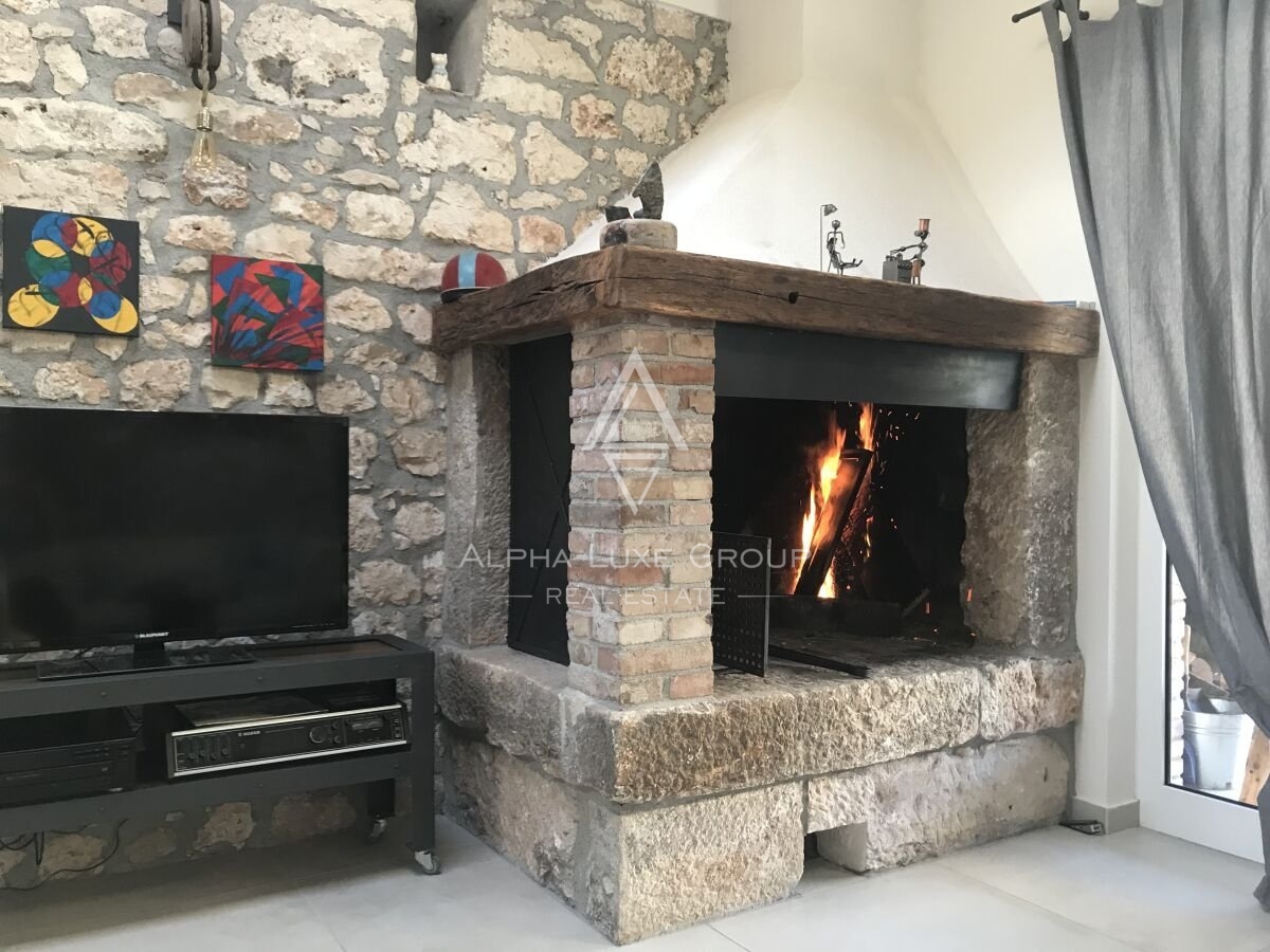 Istria, Poreč – Casa in pietra ristrutturata con piscina in vendita