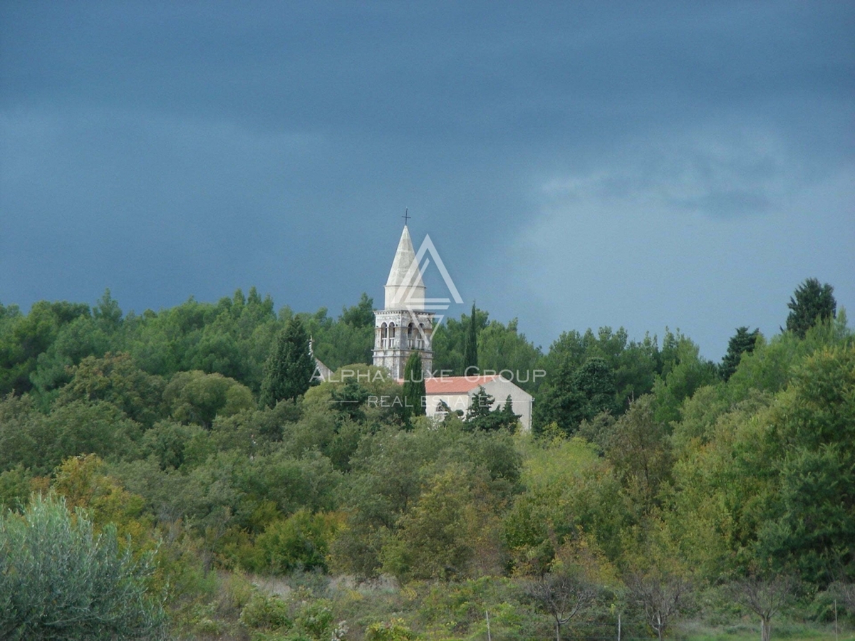 Istria, Poreč – Casa in pietra ristrutturata con piscina in vendita