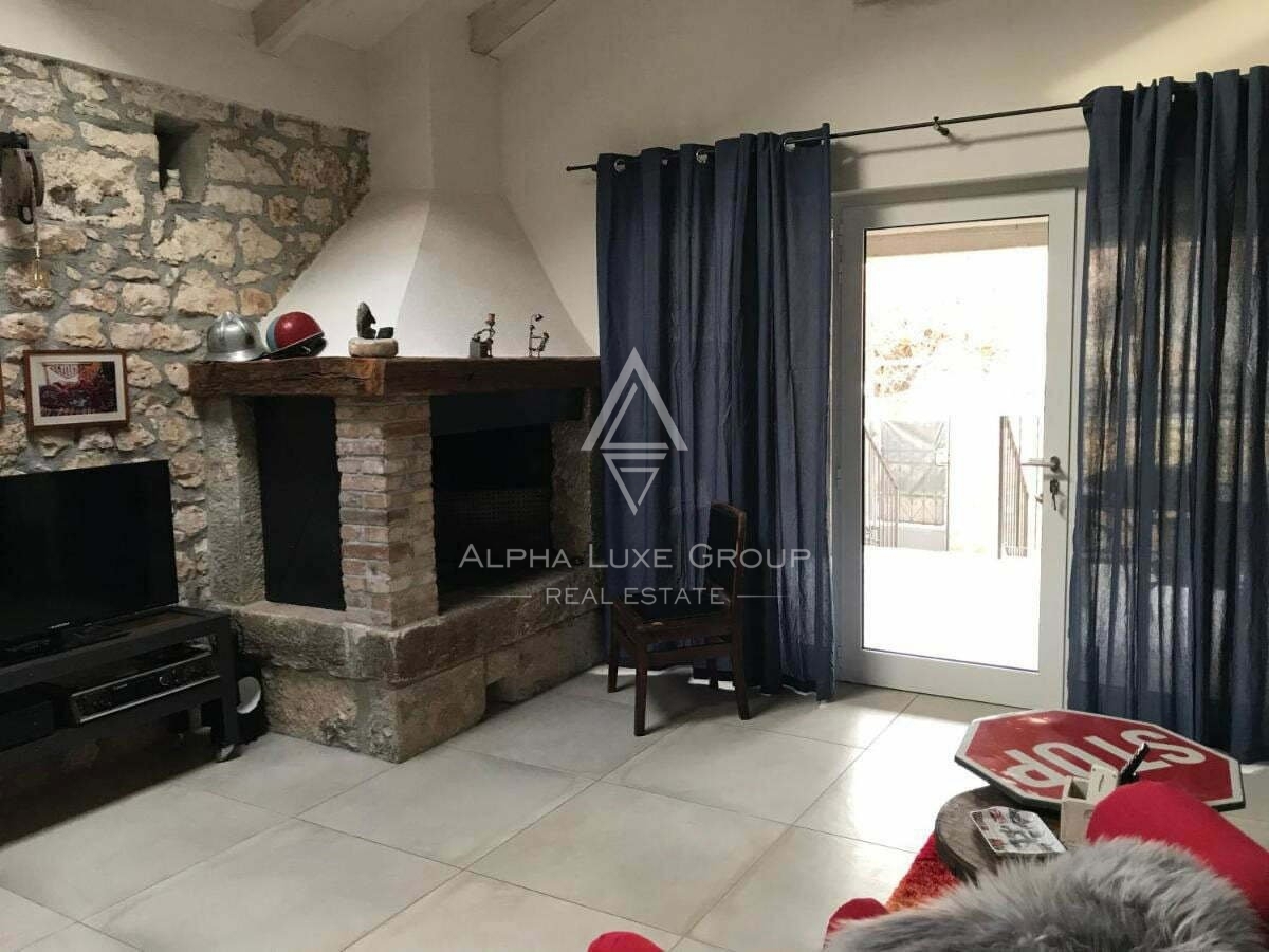 Istria, Poreč – Casa in pietra ristrutturata con piscina in vendita