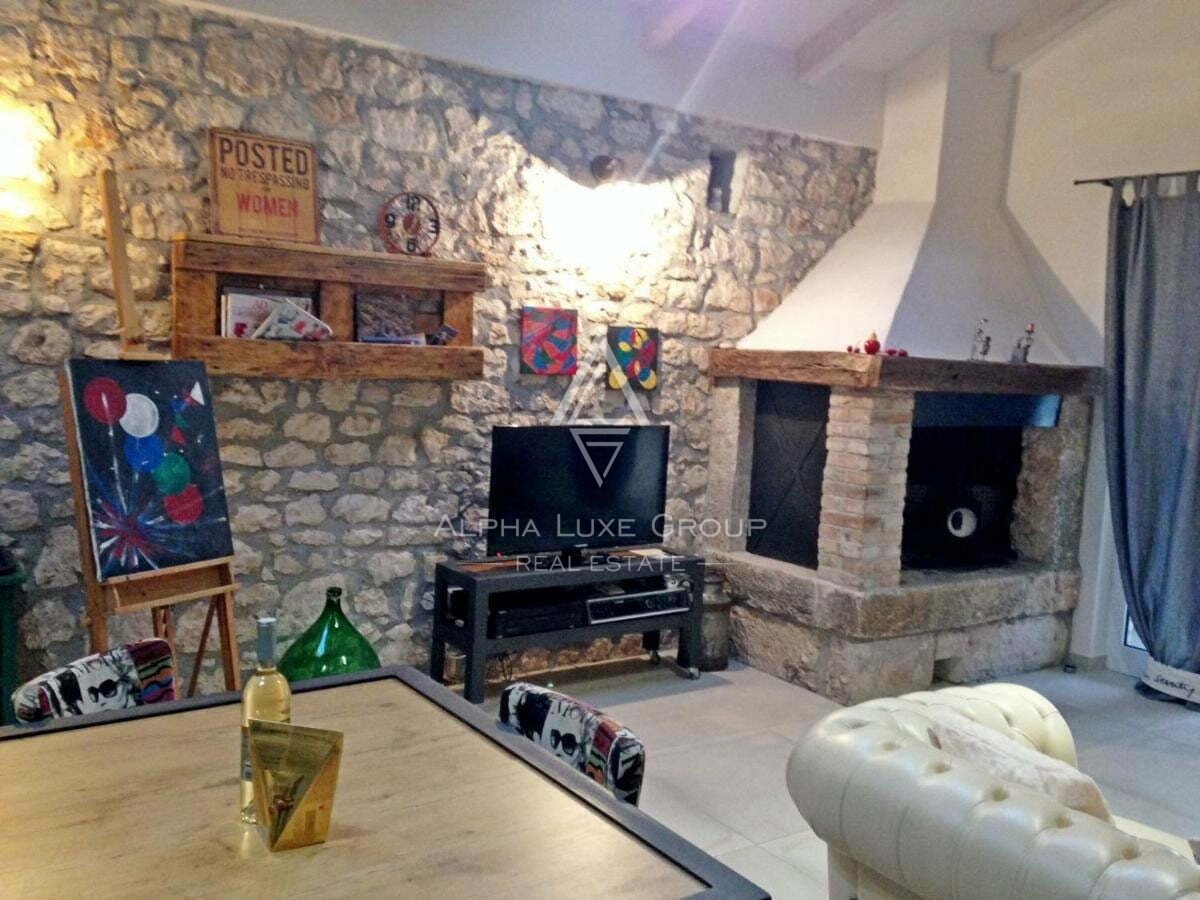 Istria, Poreč – Casa in pietra ristrutturata con piscina in vendita