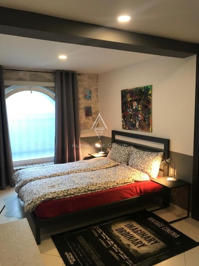 Istria, Poreč – Casa in pietra ristrutturata con piscina in vendita