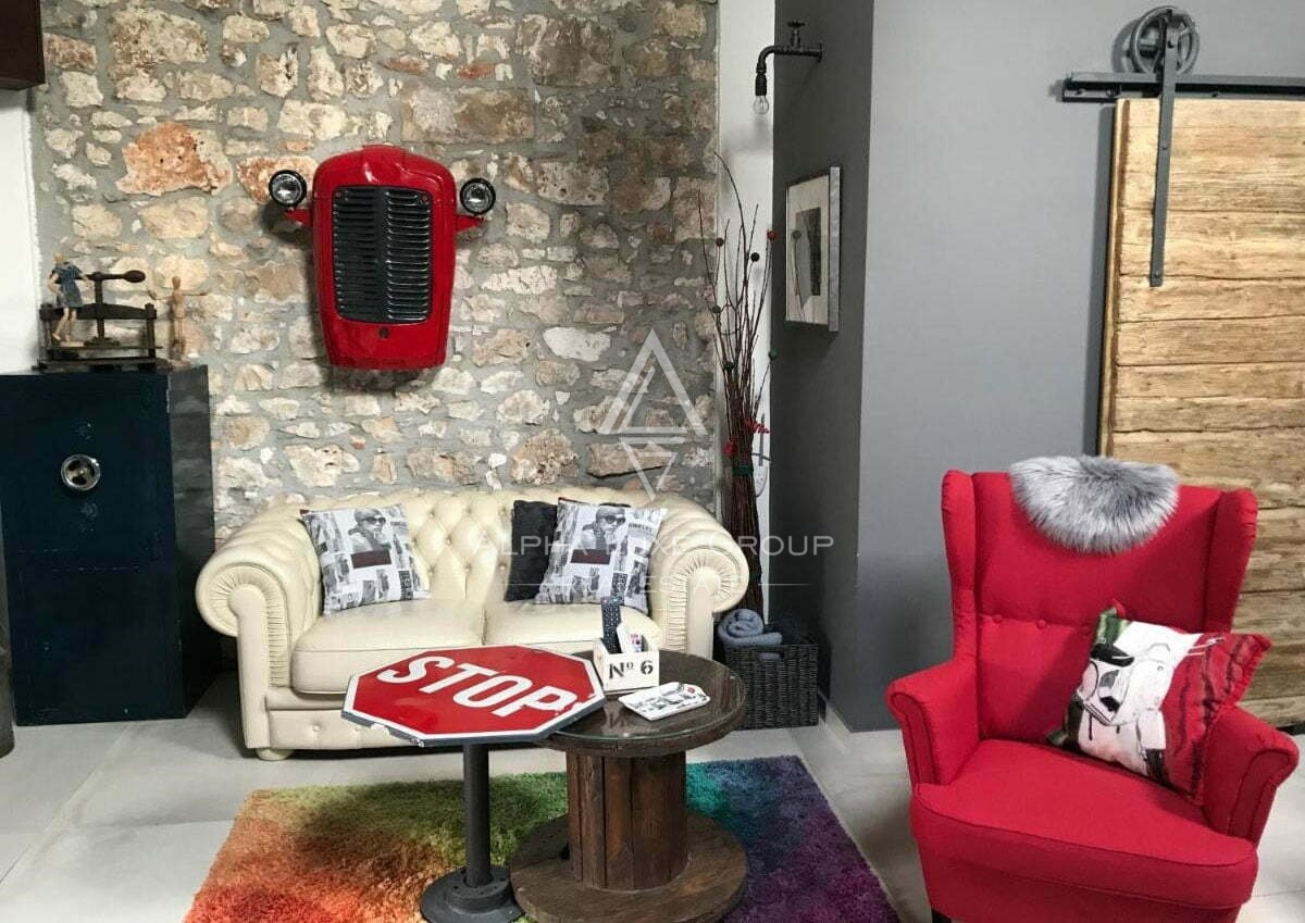 Istria, Poreč – Casa in pietra ristrutturata con piscina in vendita