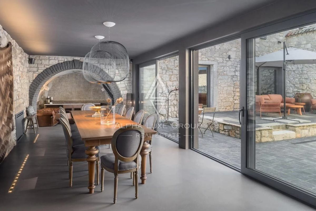 Istria, Poreč: Moderna casa in pietra vicino costa