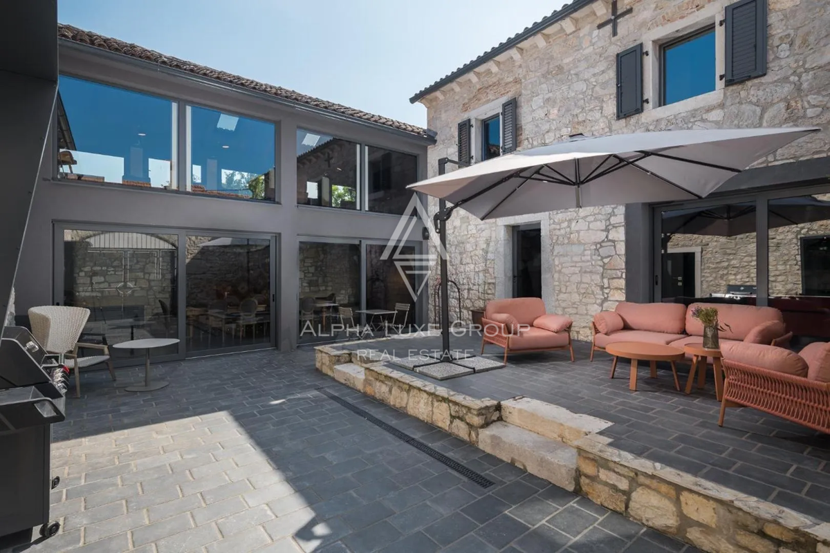 Istria, Poreč: Moderna casa in pietra vicino costa