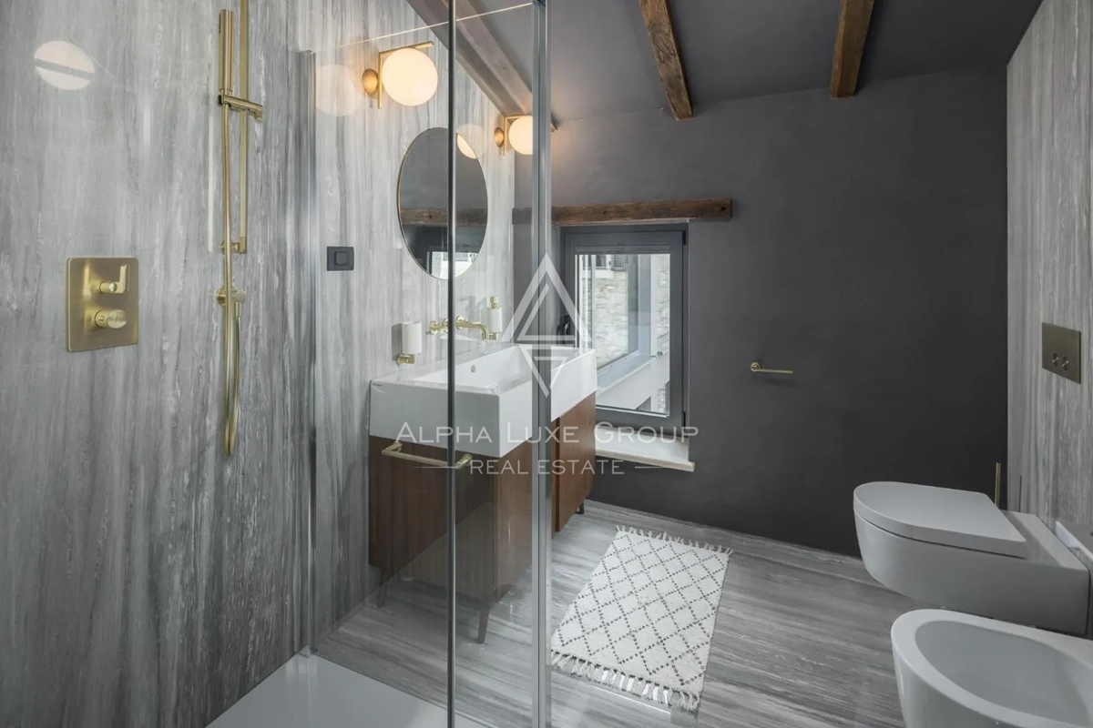 Istria, Poreč: Moderna casa in pietra vicino costa