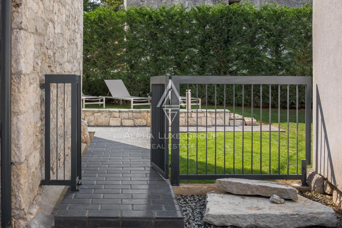 Istria, Poreč: Moderna casa in pietra vicino costa