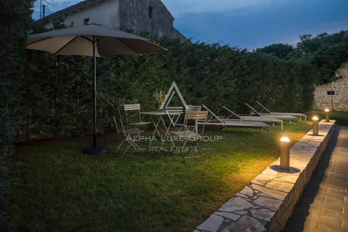 Istria, Poreč: Moderna casa in pietra vicino costa