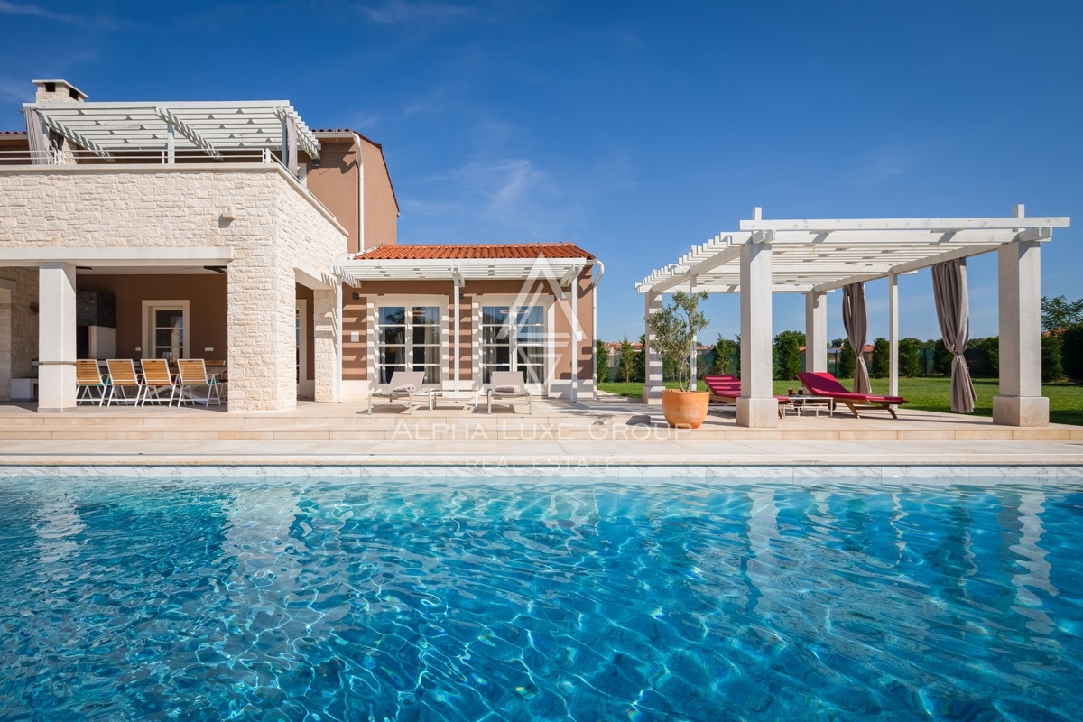 Istria, Svetvinčenat: Villa elegante con piscina e spa