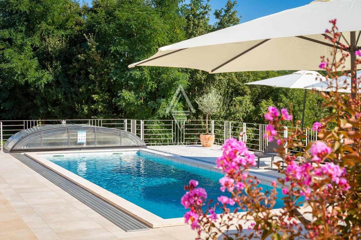 Istria, Svetvinčenat: Villa elegante con piscina e spa