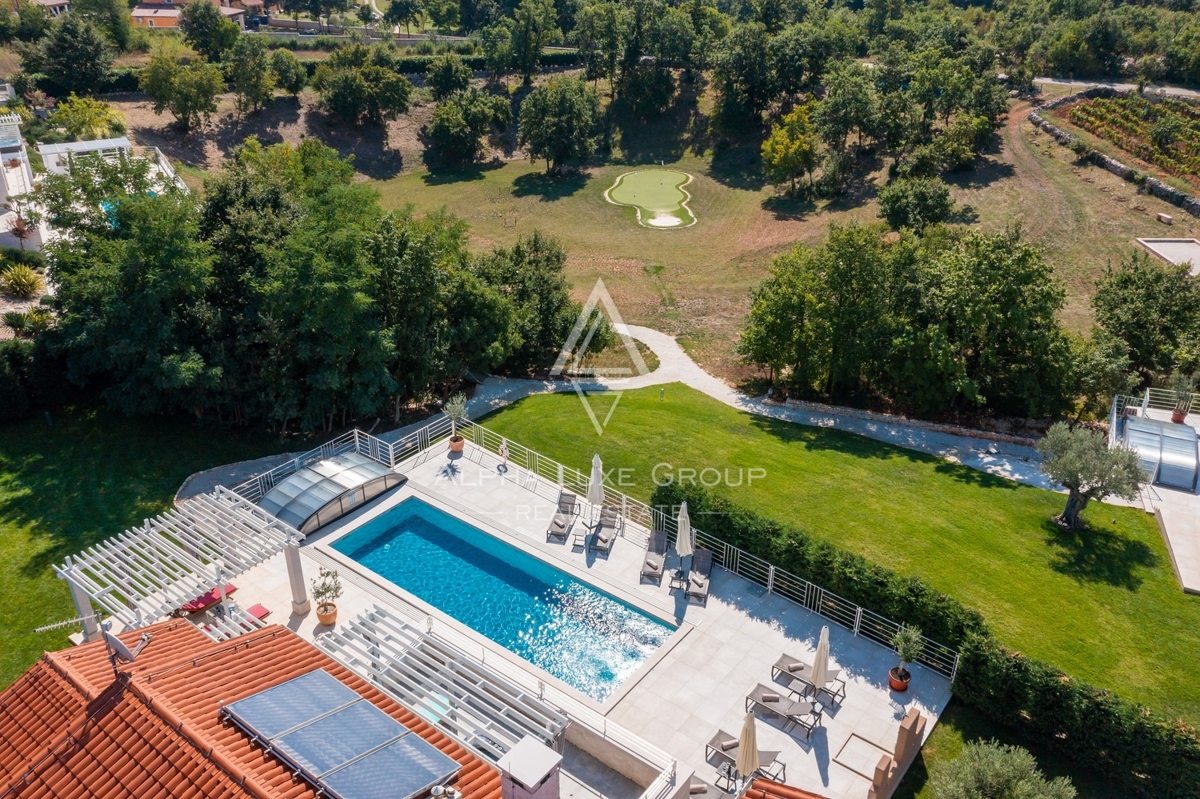 Istria, Svetvinčenat: Villa elegante con piscina e spa