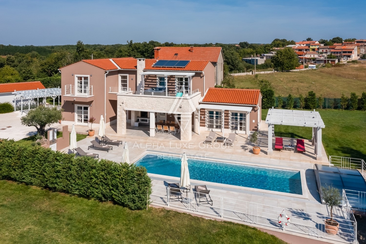 Istria, Svetvinčenat: Villa elegante con piscina e spa