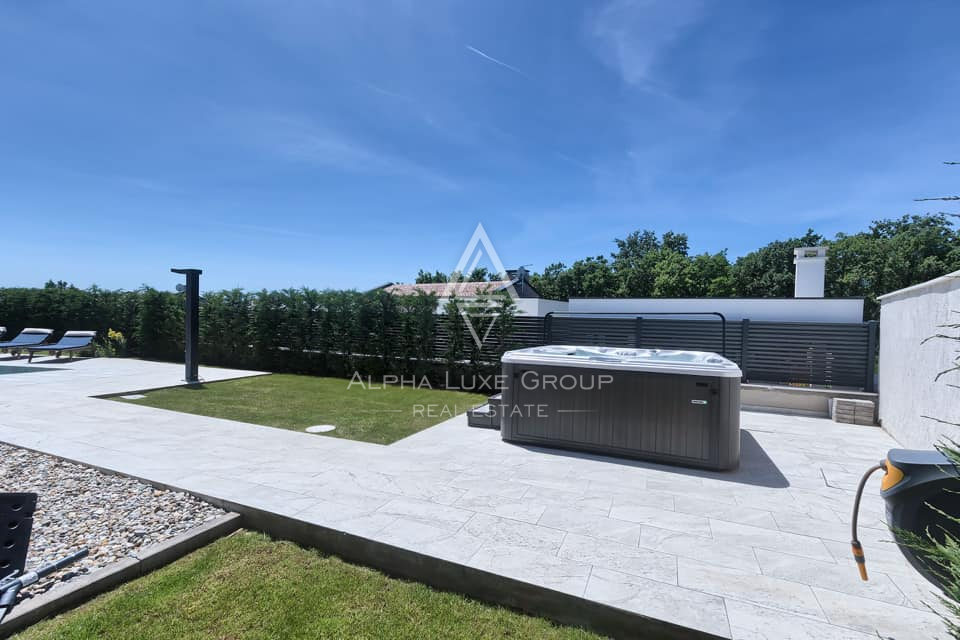 Istria, Vodnjan: Villa elegante con piscina riscaldata