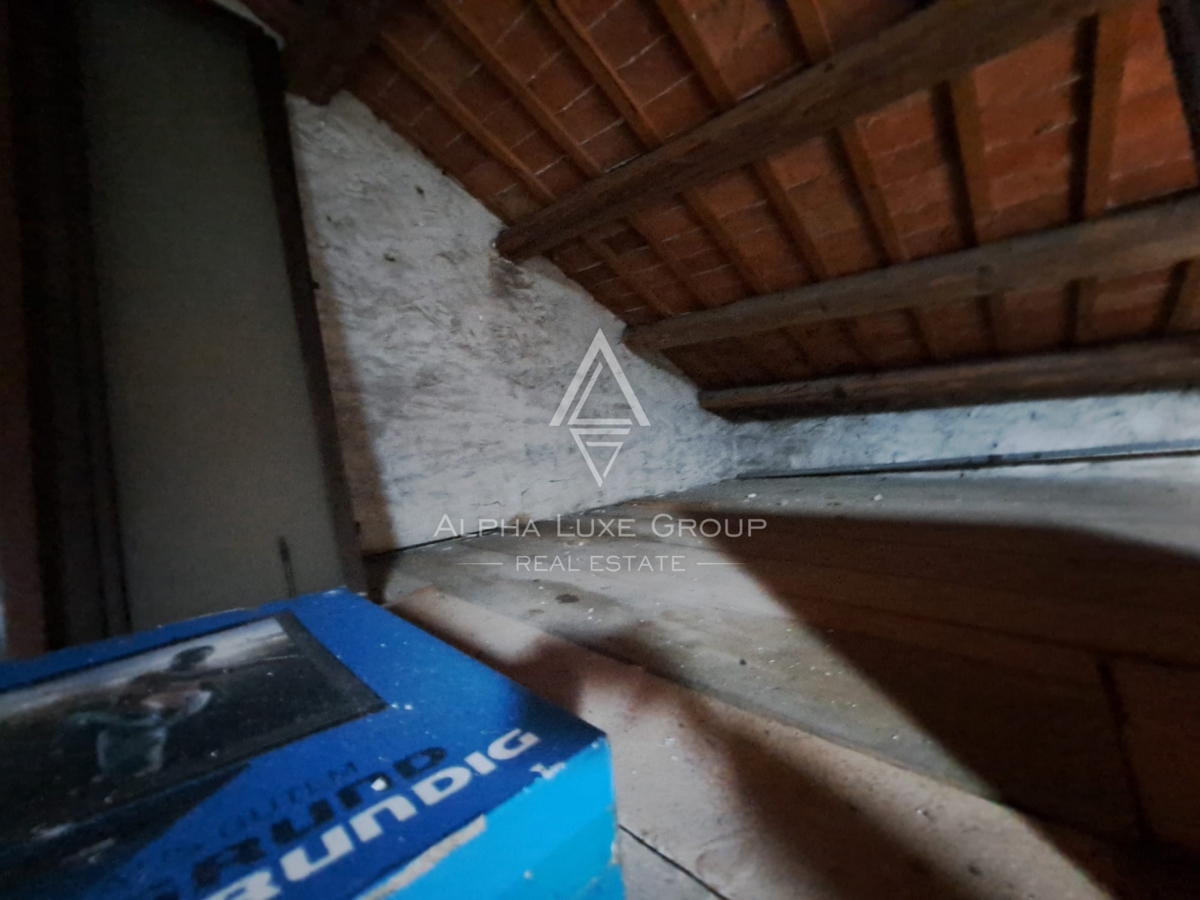 Istria, Buje – casa mista con ristorante e terrazza