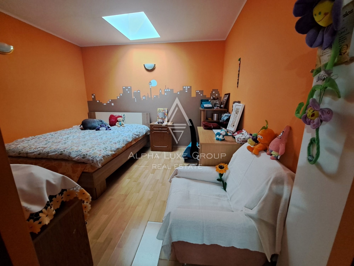 Istria, Buje – casa mista con ristorante e terrazza