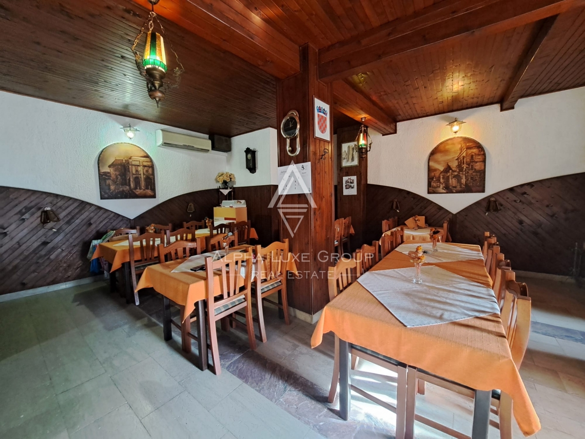 Istria, Buje – casa mista con ristorante e terrazza