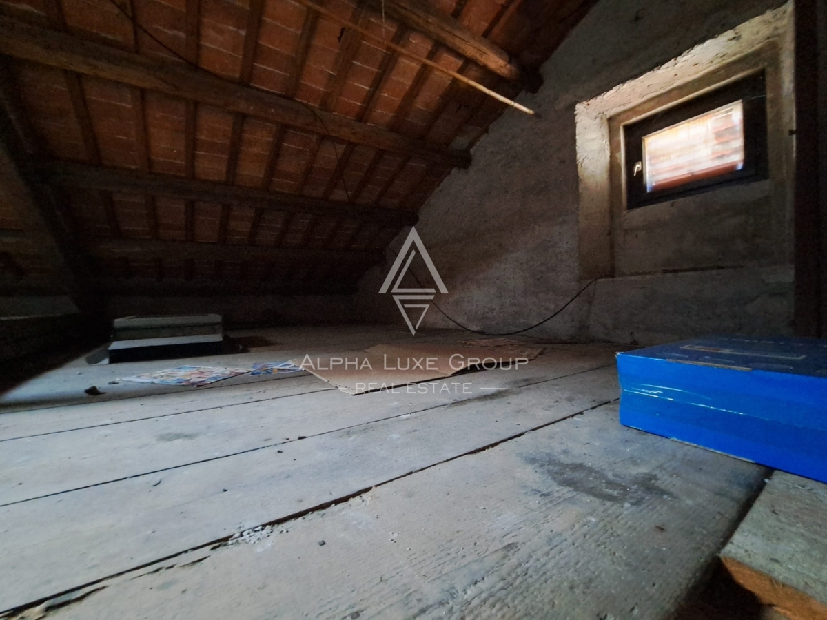 Istria, Buje – casa mista con ristorante e terrazza