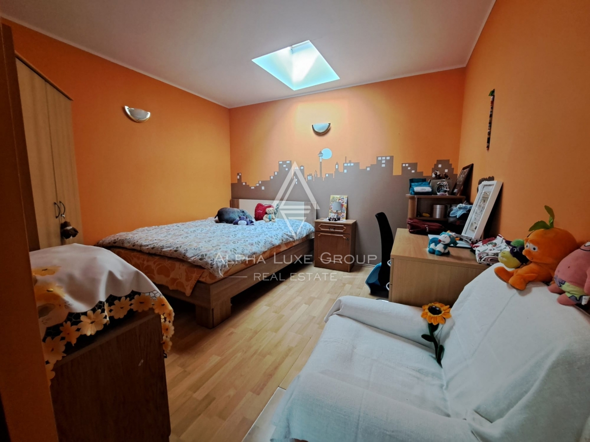 Istria, Buje – casa mista con ristorante e terrazza