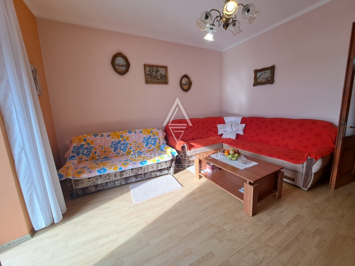 Istria, Buje – casa mista con ristorante e terrazza