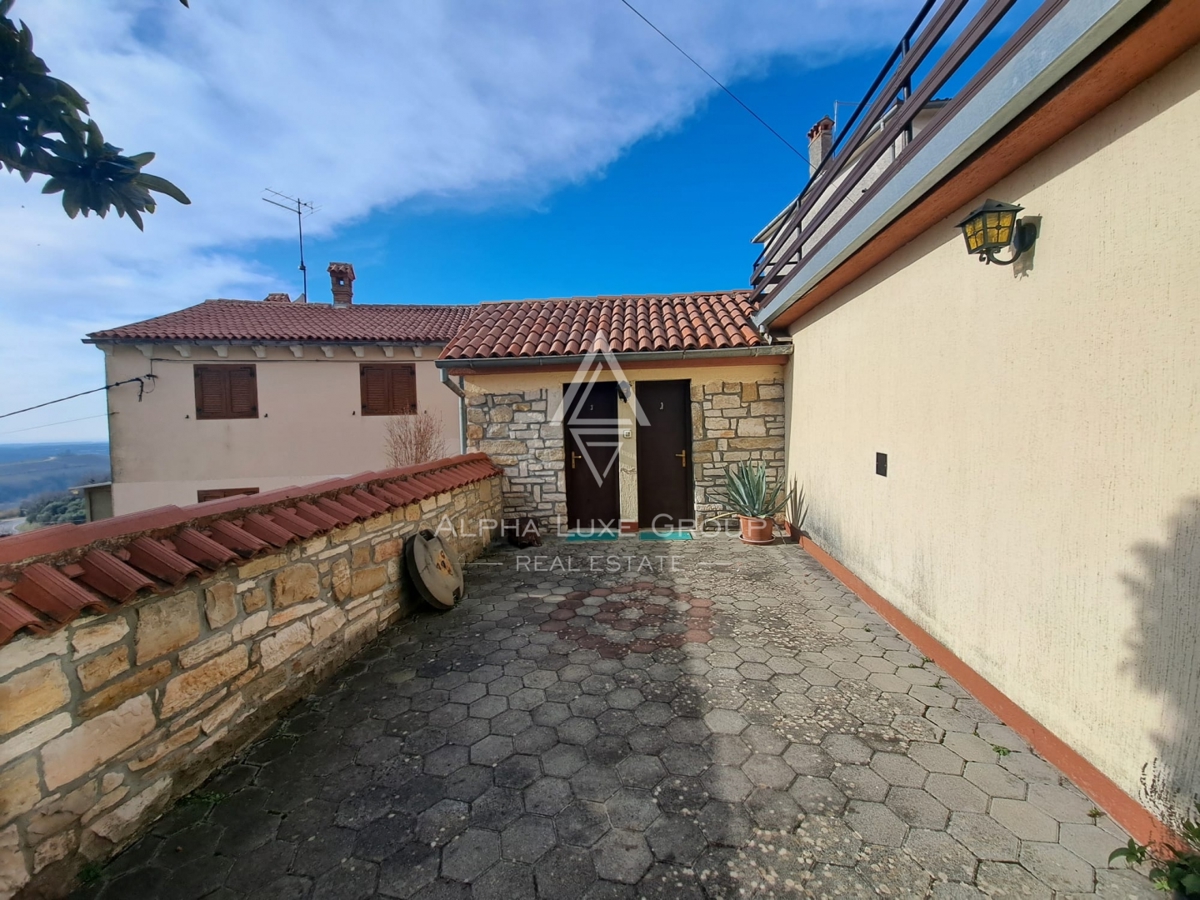 Istria, Buje – casa mista con ristorante e terrazza