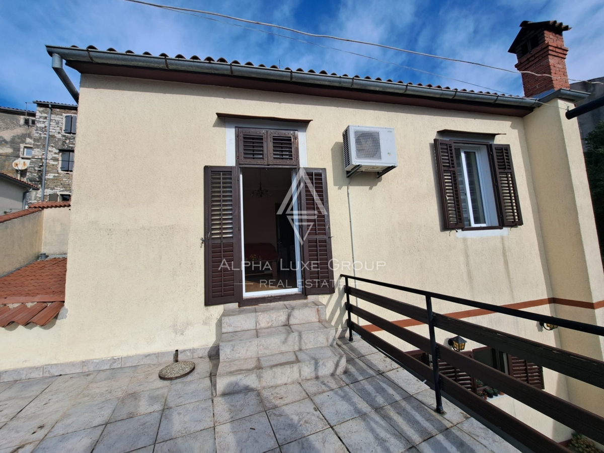 Istria, Buje – casa mista con ristorante e terrazza