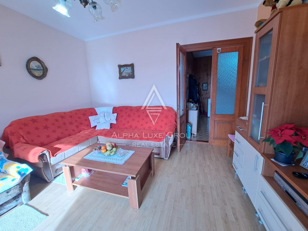 Istria, Buje – casa mista con ristorante e terrazza