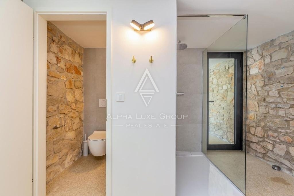 Istria, Brtonigla – Villa in pietra unica con piscina in vendita