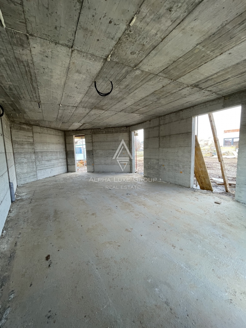 Istria, Poreč – appartamento al piano terra con cortile