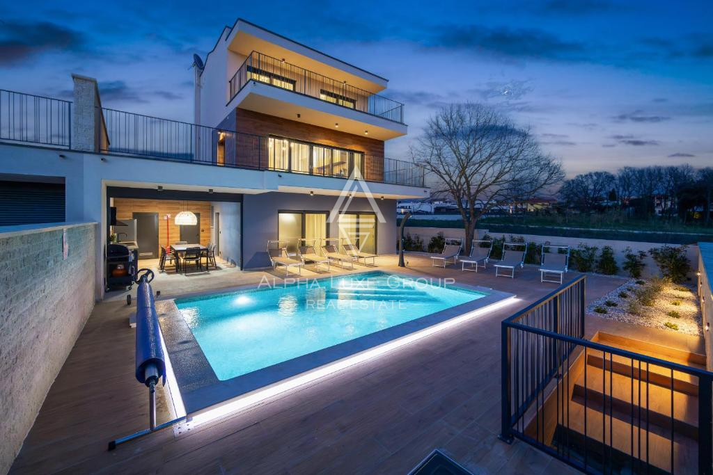 Istria, Banjole: Villa moderna vicino al mare