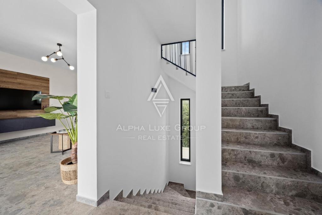 Istria, Banjole: Villa moderna vicino al mare