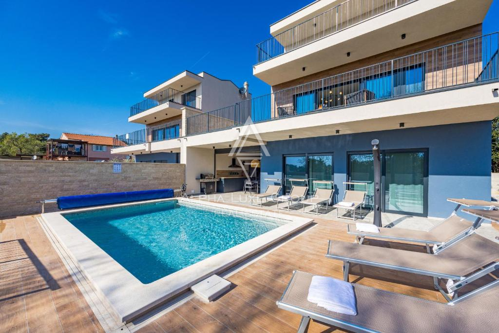 Istria, Banjole: Villa moderna vicino al mare