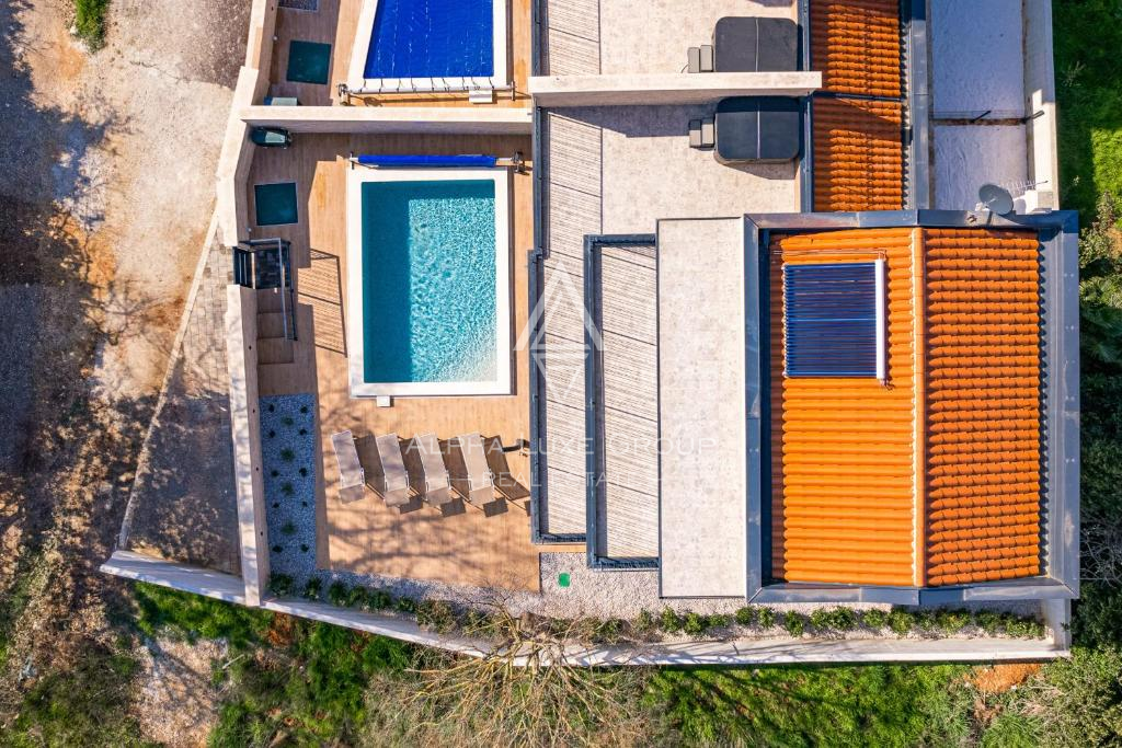 Istria, Banjole: Villa moderna vicino al mare