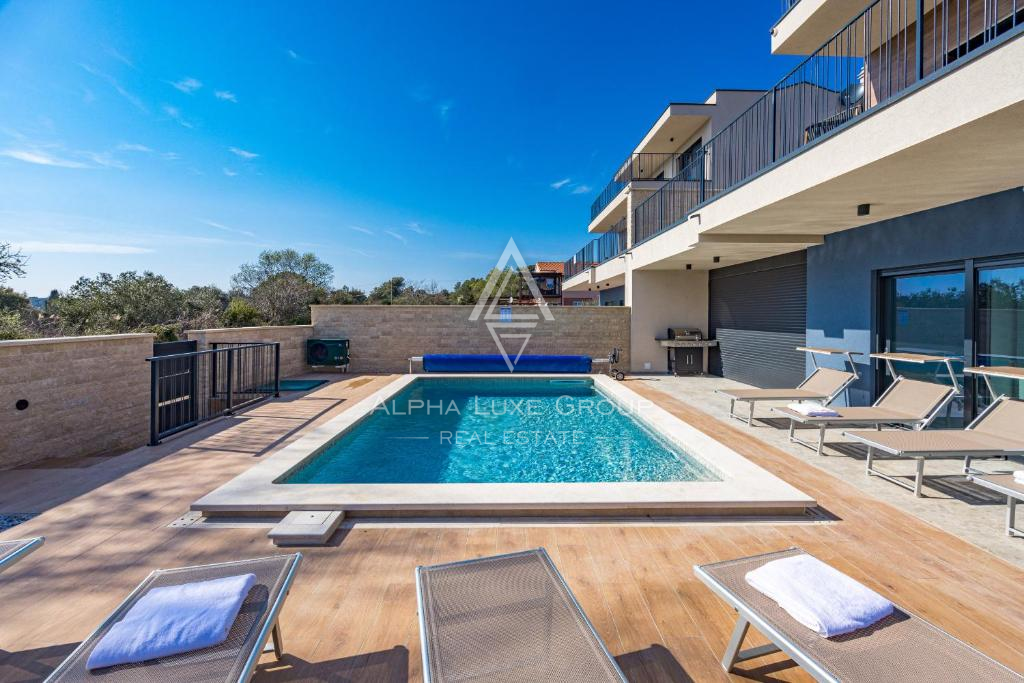 Istria, Banjole: Villa moderna vicino al mare