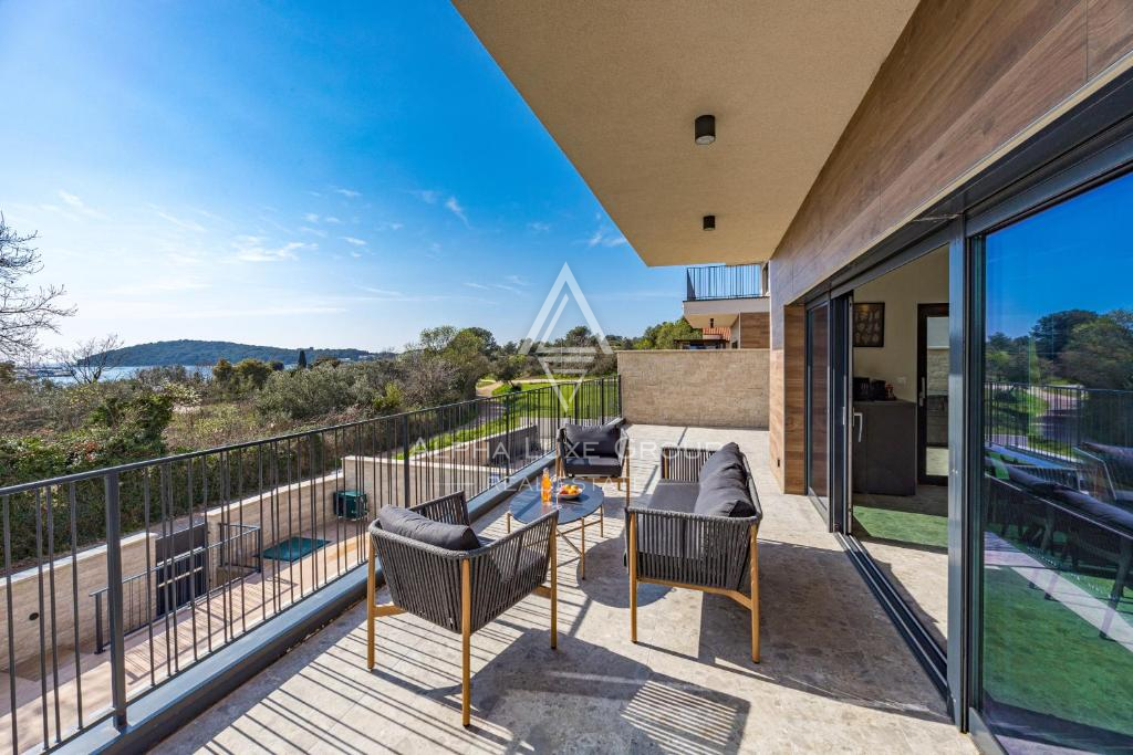 Istria, Banjole: Villa moderna vicino al mare