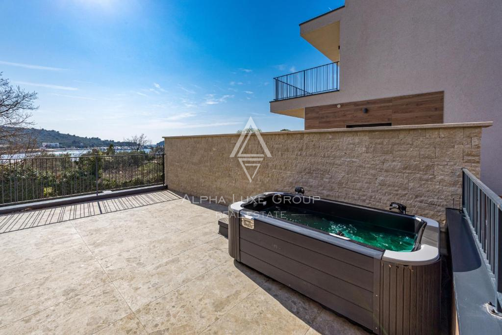 Istria, Banjole: Villa moderna vicino al mare