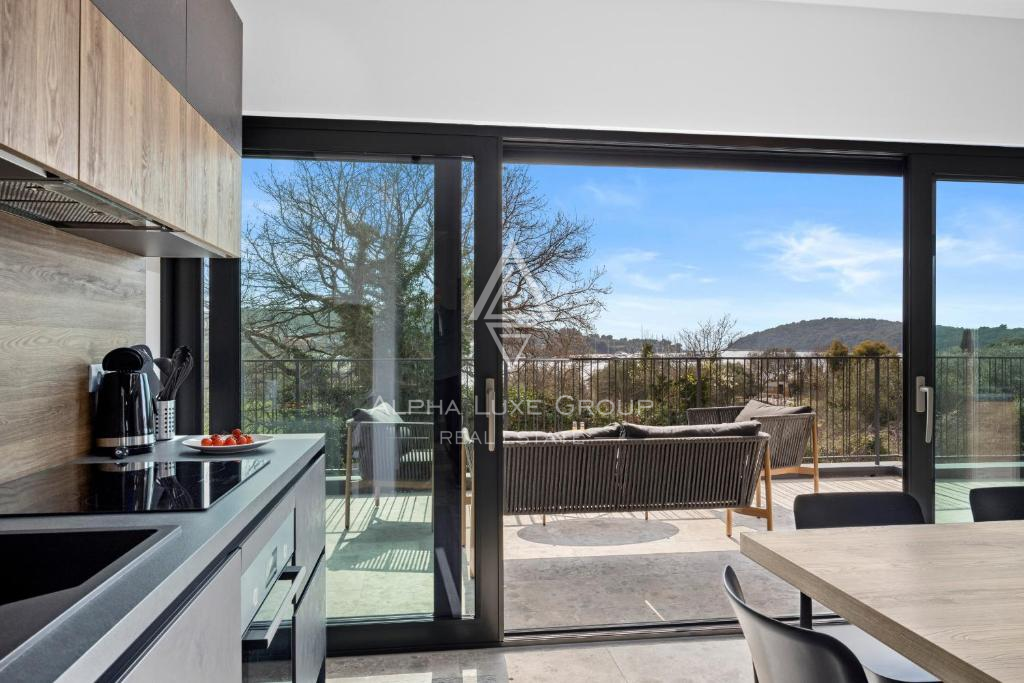 Istria, Banjole: Villa moderna vicino al mare