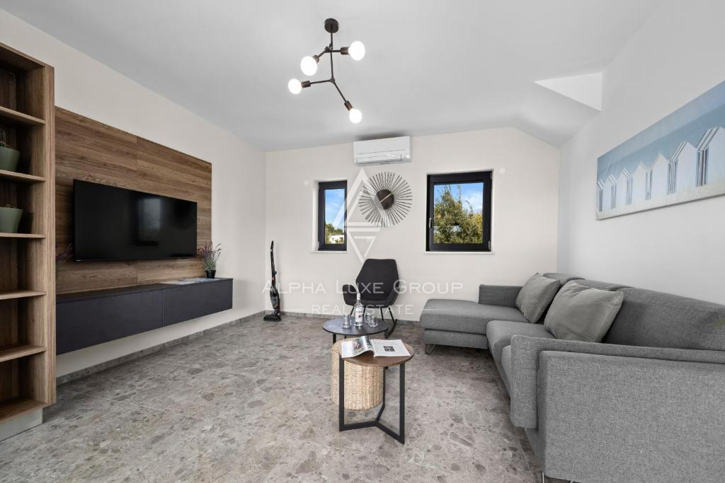 Istria, Banjole: Villa moderna vicino al mare