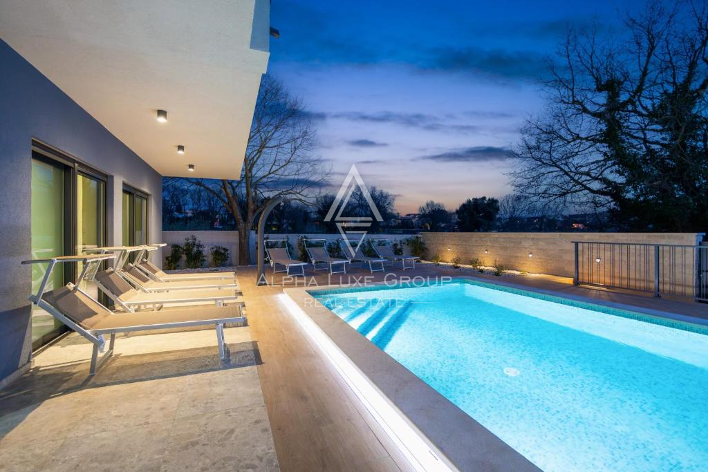 Istria, Banjole: Villa moderna vicino al mare